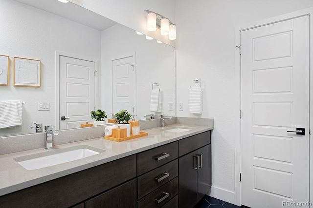 2868 S. Machebeuf Ct, Denver, CO 80236