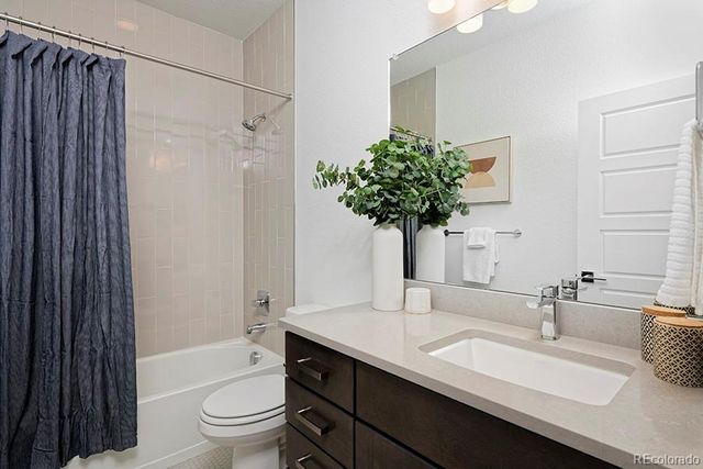 2868 S. Machebeuf Ct, Denver, CO 80236
