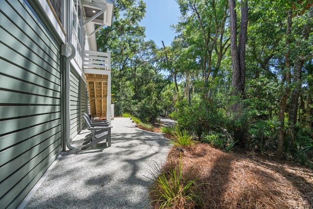 575 Pelican Court, Edisto Island, SC 29438