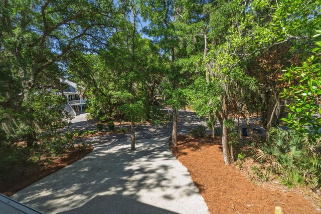 575 Pelican Court, Edisto Island, SC 29438