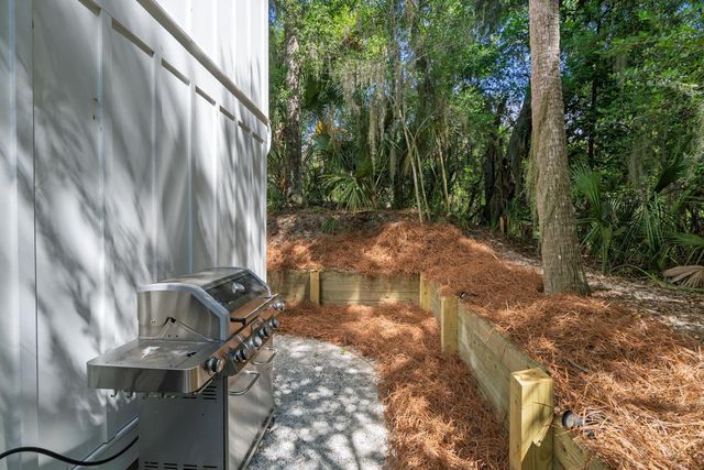 575 Pelican Court, Edisto Island, SC 29438