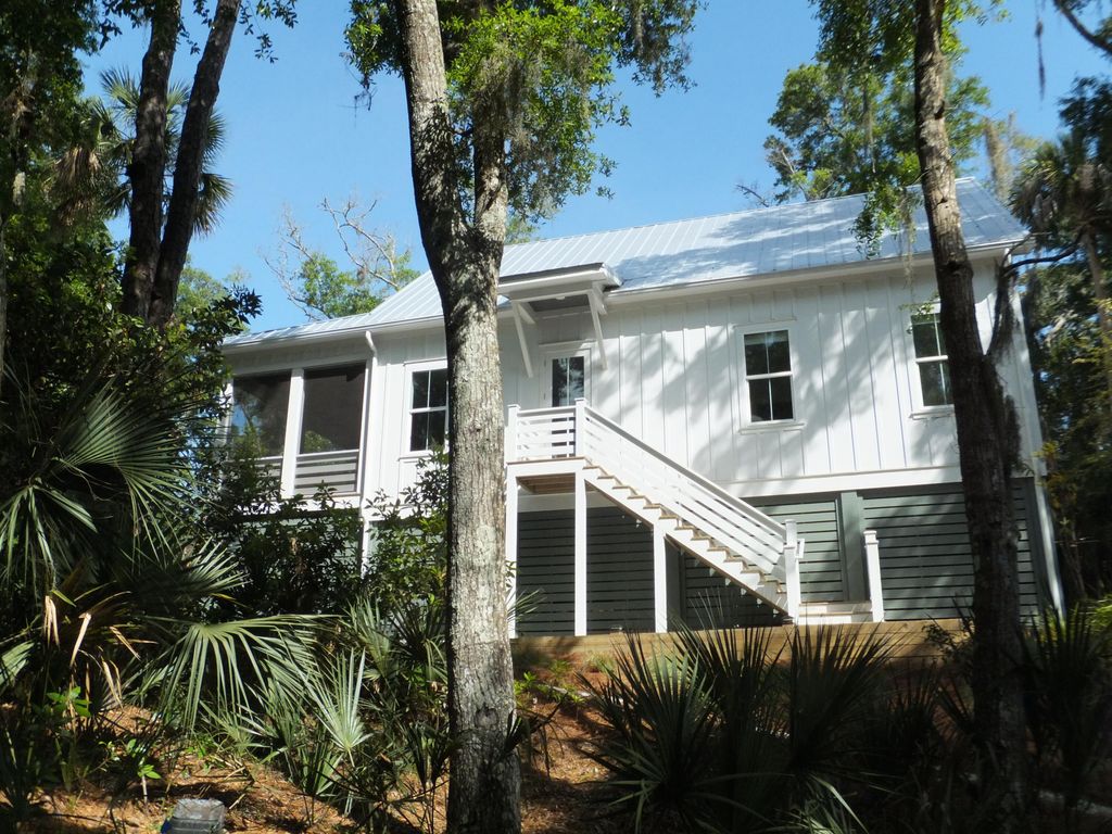 575 Pelican Court, Edisto Island, SC 29438
