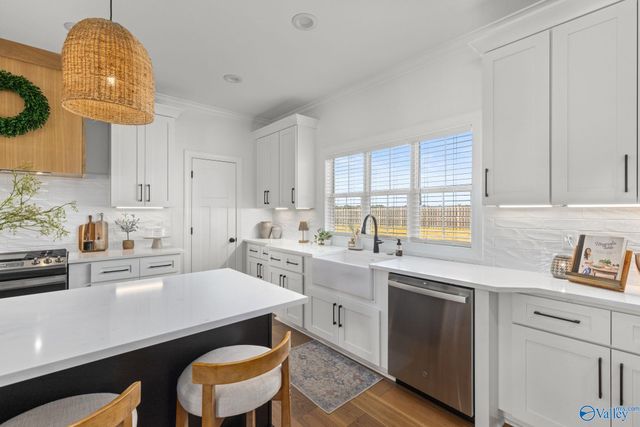 57 Cotton Way Drive, Muscle Shoals, AL 35661