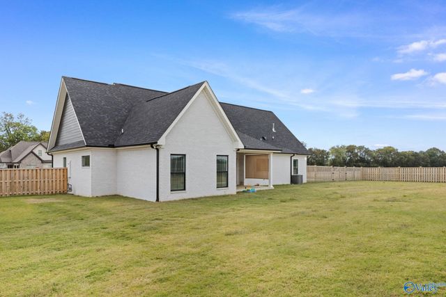 57 Cotton Way Drive, Muscle Shoals, AL 35661