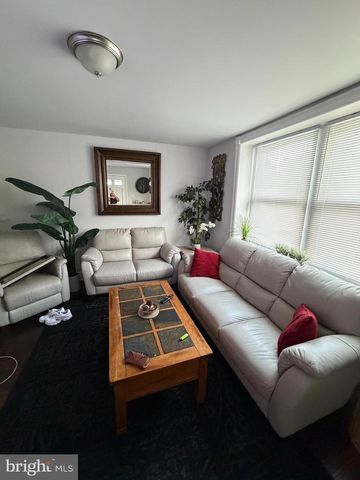 9218 W CHESTER PIKE, Upper Darby, PA 19082