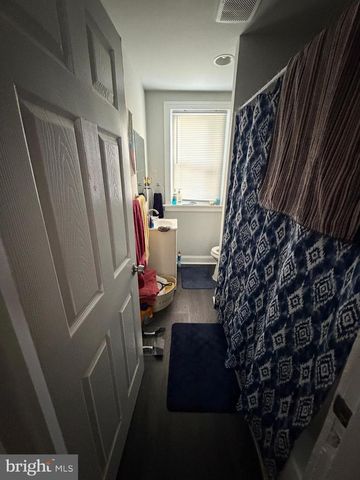9218 W CHESTER PIKE, Upper Darby, PA 19082