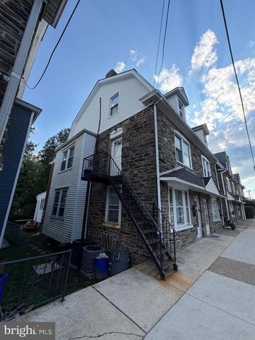 9218 W CHESTER PIKE, Upper Darby, PA 19082