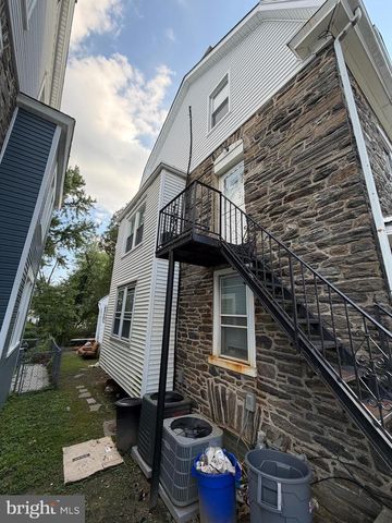 9218 W CHESTER PIKE, Upper Darby, PA 19082