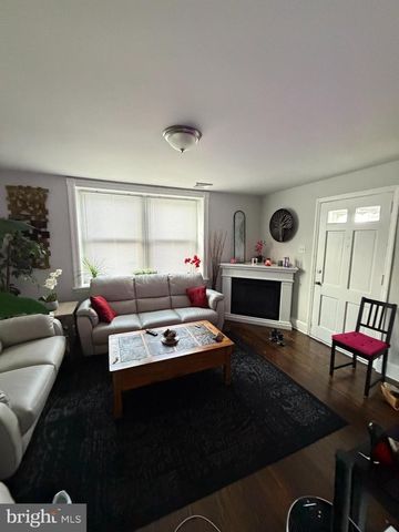 9218 W CHESTER PIKE, Upper Darby, PA 19082