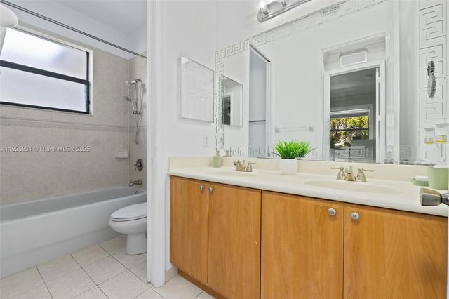 8934 SW 227th Ter, Cutler Bay, FL 33190