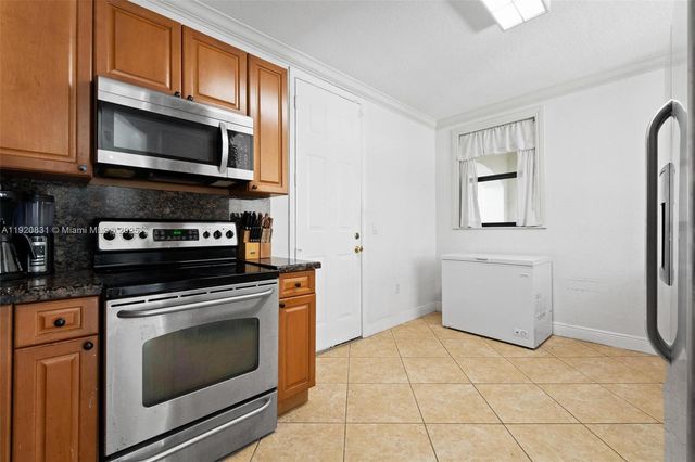 8934 SW 227th Ter, Cutler Bay, FL 33190