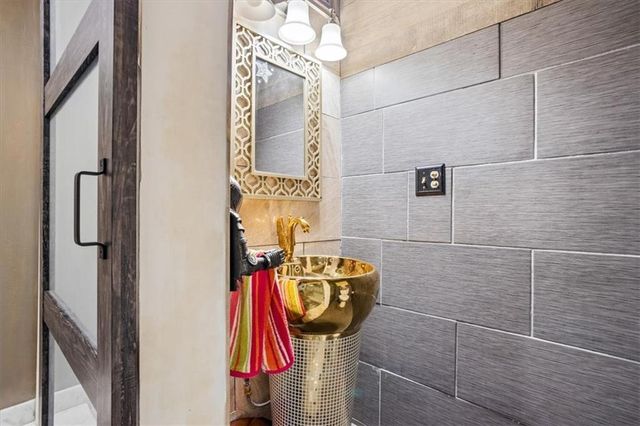 3000 CATHEDRAL Place, Decatur, GA 30034