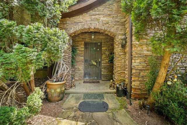 3000 CATHEDRAL Place, Decatur, GA 30034