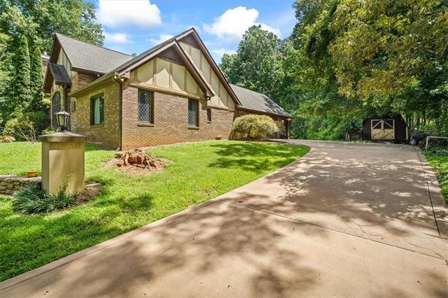 3000 CATHEDRAL Place, Decatur, GA 30034