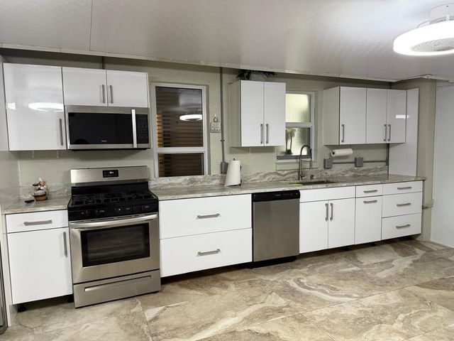 1077 Fernlea Drive B, West Palm Beach, FL 33417