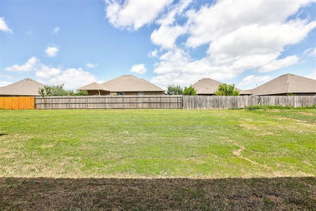 10913 NW 31st Terrace, Yukon, OK 73099