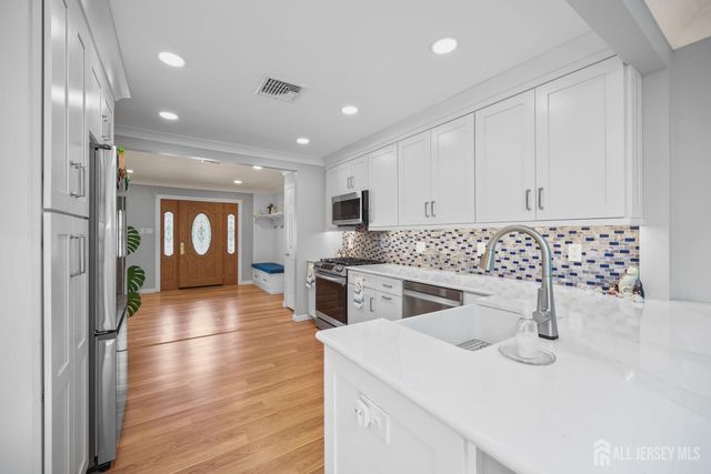 55 Wyoming Avenue, Spotswood, NJ 08884