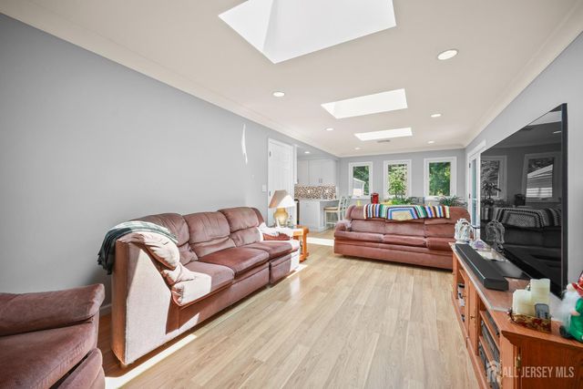 55 Wyoming Avenue, Spotswood, NJ 08884