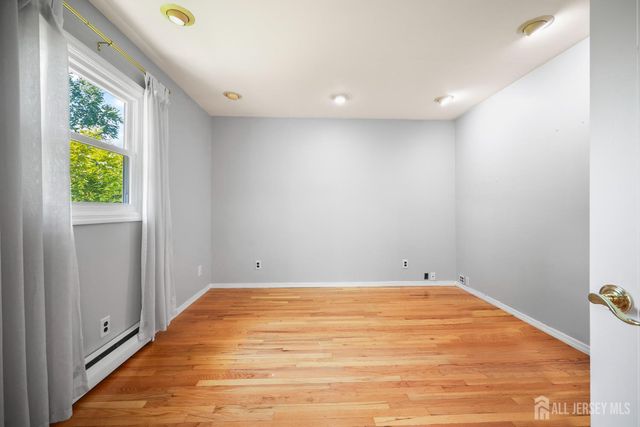 55 Wyoming Avenue, Spotswood, NJ 08884