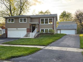 7728 Dalewood Parkway, Woodridge, IL 60517