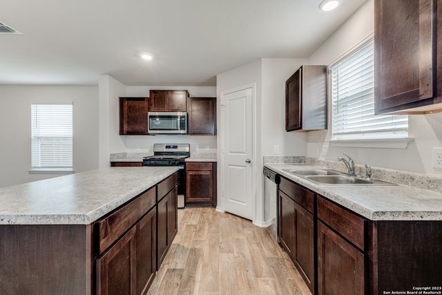 9558 Ranch Loop, San Antonio, TX 78254