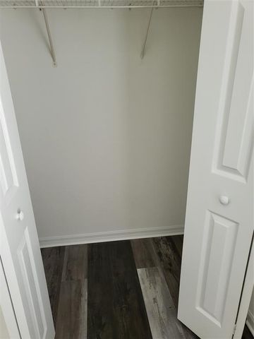 2040 SE Avon Park Dr, Port St Lucie, FL 34952