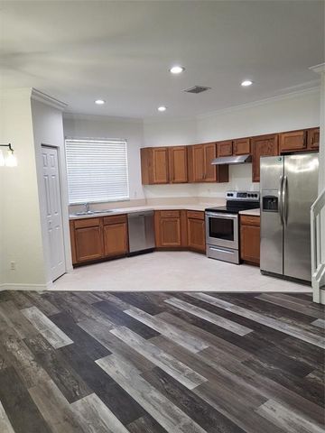 2040 SE Avon Park Dr, Port St Lucie, FL 34952