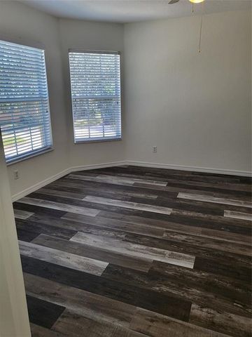 2040 SE Avon Park Dr, Port St Lucie, FL 34952