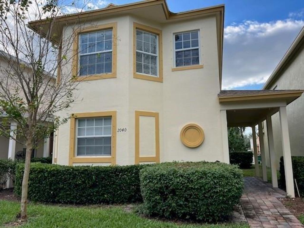 2040 SE Avon Park Dr, Port St Lucie, FL 34952