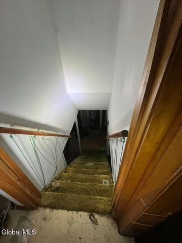 72 Cordell Road, Colonie, NY 12304