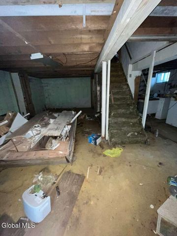 72 Cordell Road, Colonie, NY 12304