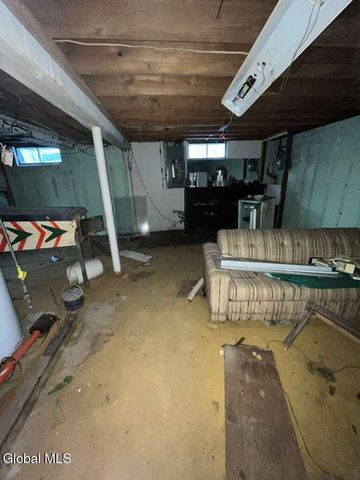 72 Cordell Road, Colonie, NY 12304