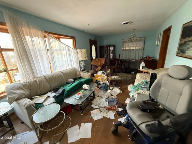 72 Cordell Road, Colonie, NY 12304