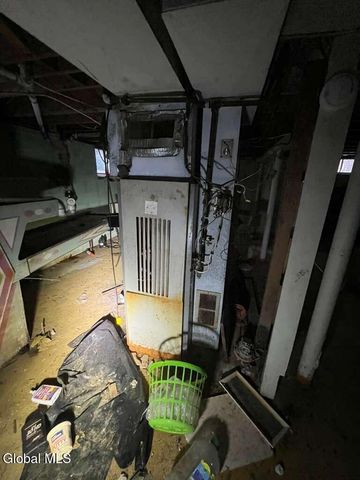 72 Cordell Road, Colonie, NY 12304