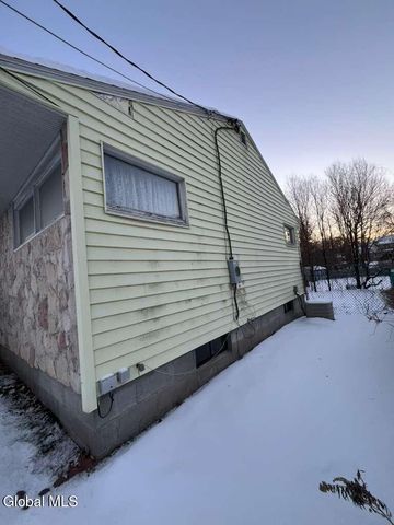 72 Cordell Road, Colonie, NY 12304