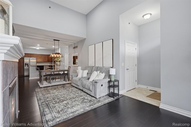 45658 S Stonewood Road, Canton Charter Township, MI 48187