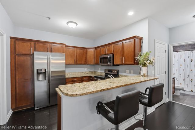 45658 S Stonewood Road, Canton Charter Township, MI 48187