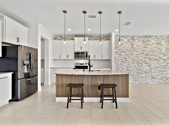 5211 TANNIN LANE, Bradenton, FL 34211
