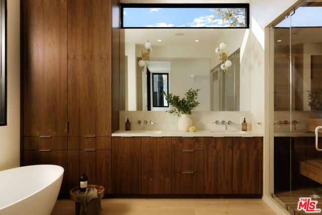 8906 Hubbard Street, Culver City, CA 90232