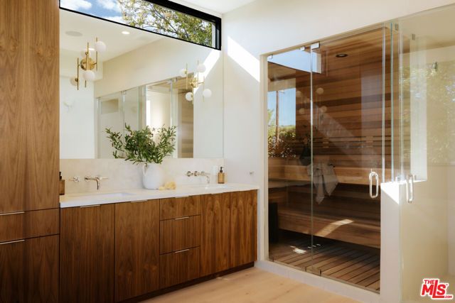 8906 Hubbard Street, Culver City, CA 90232