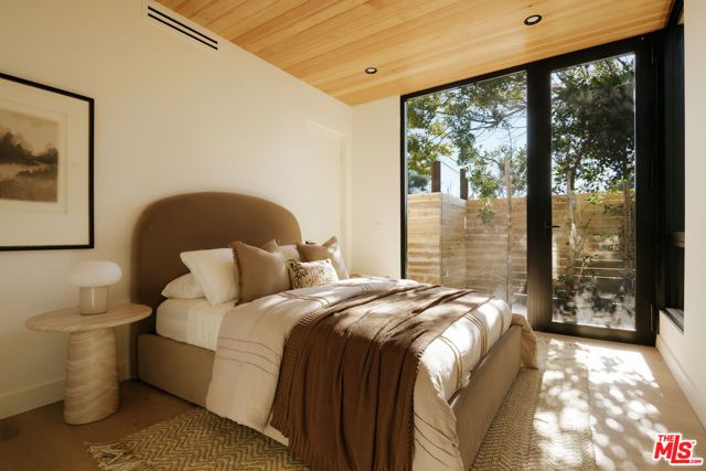 8906 Hubbard Street, Culver City, CA 90232