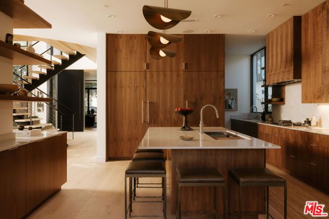 8906 Hubbard Street, Culver City, CA 90232