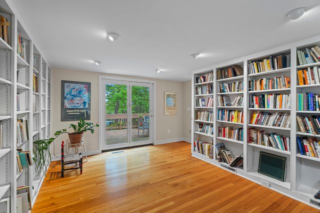 133 Blake Road, Hamden, CT 06517