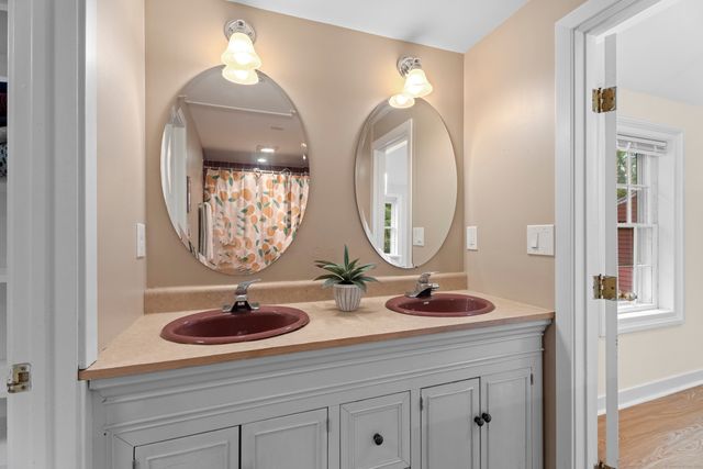 133 Blake Road, Hamden, CT 06517