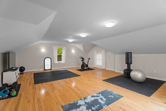 133 Blake Road, Hamden, CT 06517