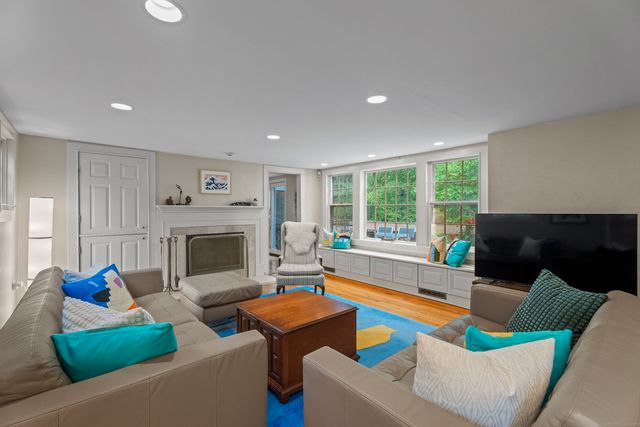 133 Blake Road, Hamden, CT 06517