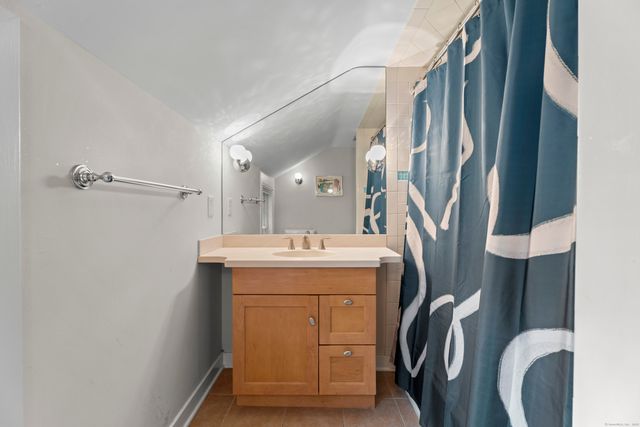 133 Blake Road, Hamden, CT 06517