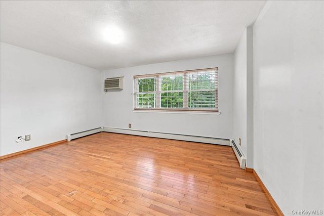 5 Stanton Court, Bronx, NY 10473