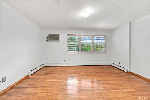 5 Stanton Court, Bronx, NY 10473