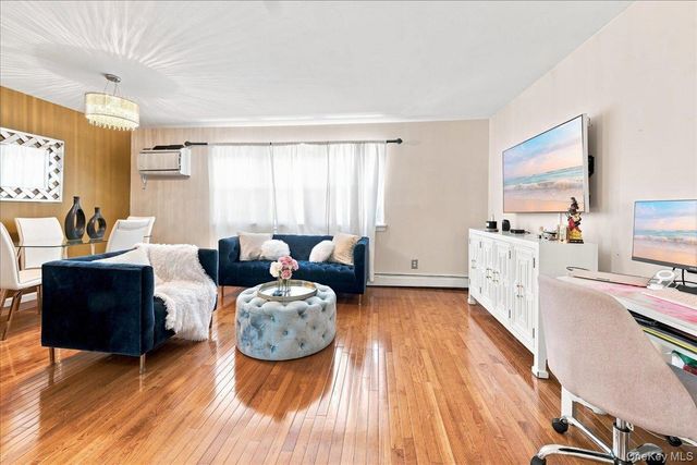 5 Stanton Court, Bronx, NY 10473